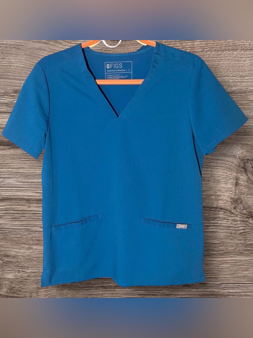 💙FIGS- Alps Blue. Casma Three-Pocket Scrub Top. Size-Small. EUC.